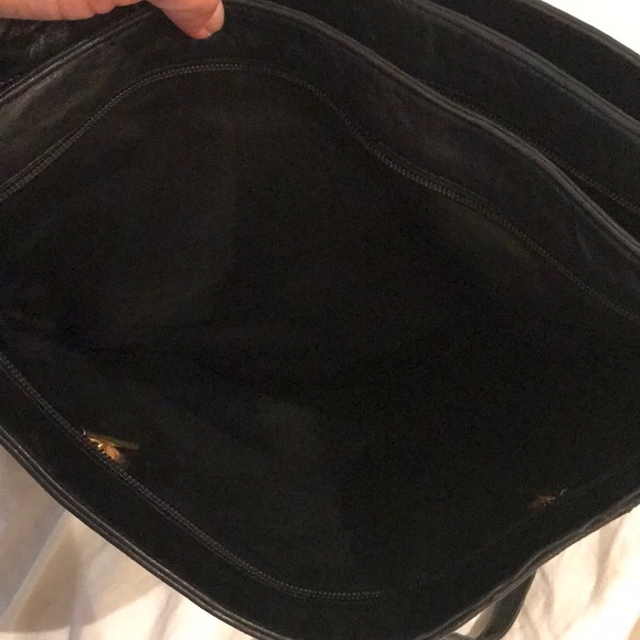 COPY - COPY - BALLY Stunning Calf skin shoulder t… - Picture 7 of 13